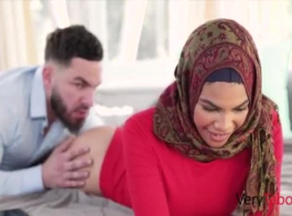  المراهقة العربية في الحجاب تمارس الجنس مع أخيها الأصغر - مايا فاريل