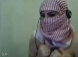 فيديو جديد لعرض جسدي العربي المثير بالحجاب - هزات جنسية