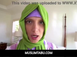  مغامرة مثيرة مع إزي لش - مراهقة عربية تمص زب حجابها