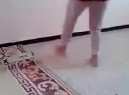  فيديو إباحي جديد: رقص فتاة عربية ساخنة في سن الثلاثين